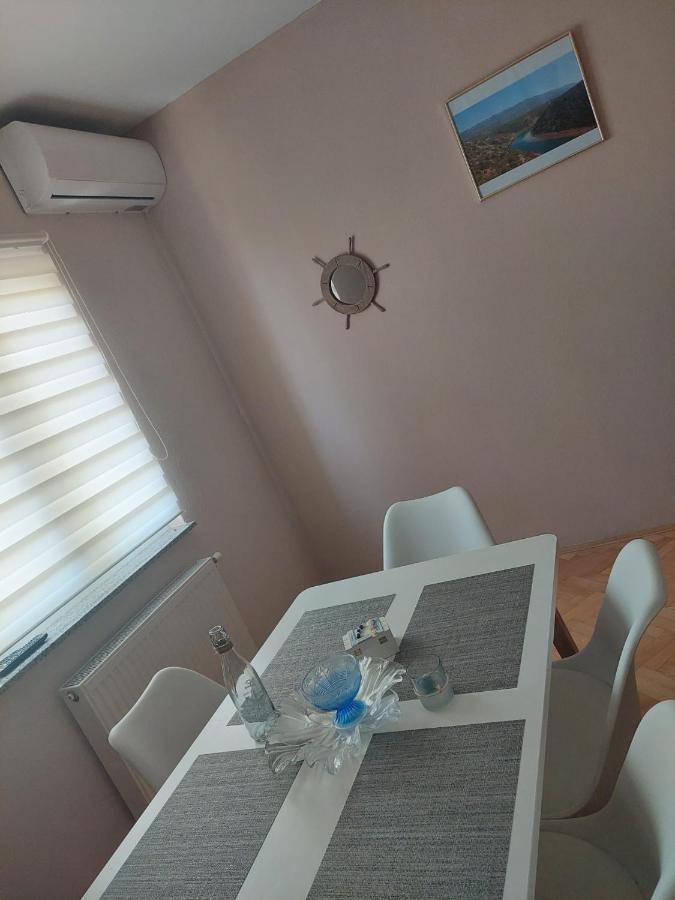 Apartments "Jope I Toni" บีโอกราดนาโมรู ภายนอก รูปภาพ